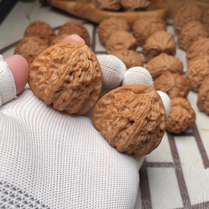 把件文玩核桃三角白45