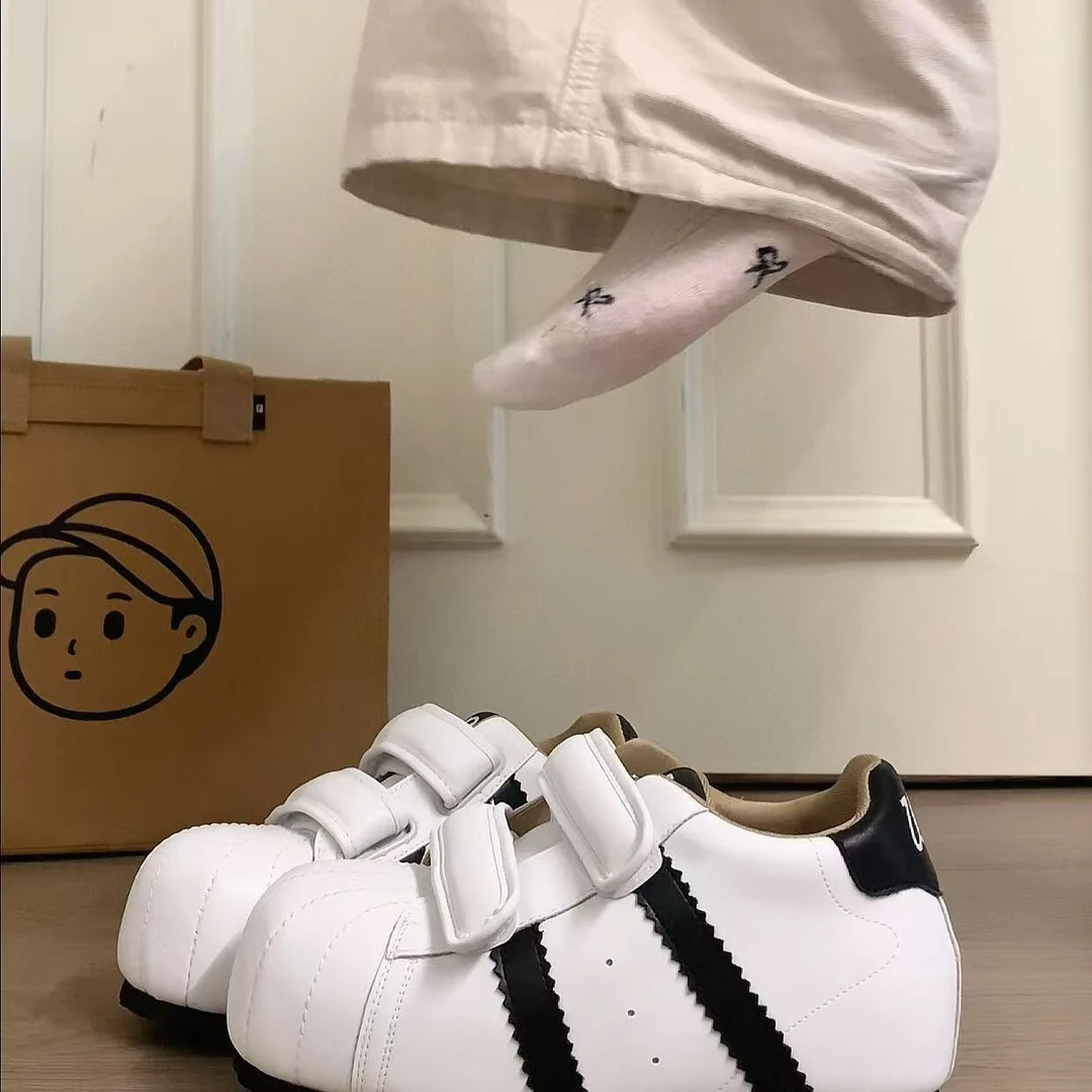 增高设计感贝壳头内增高面包鞋女2025年夏季新款百搭魔术贴休闲鞋