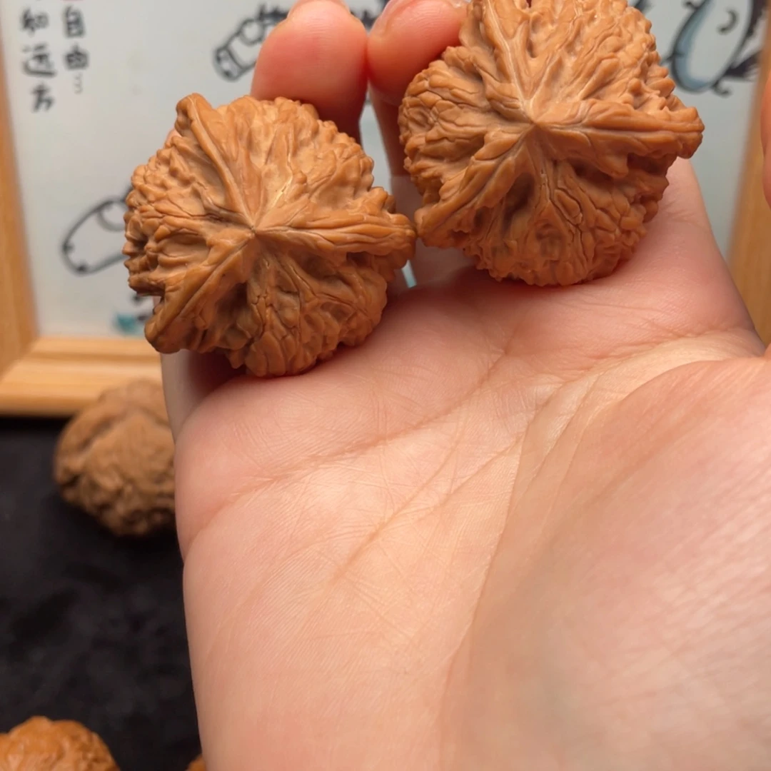 【闪购商品】文玩核桃把件糖****K38全品文山