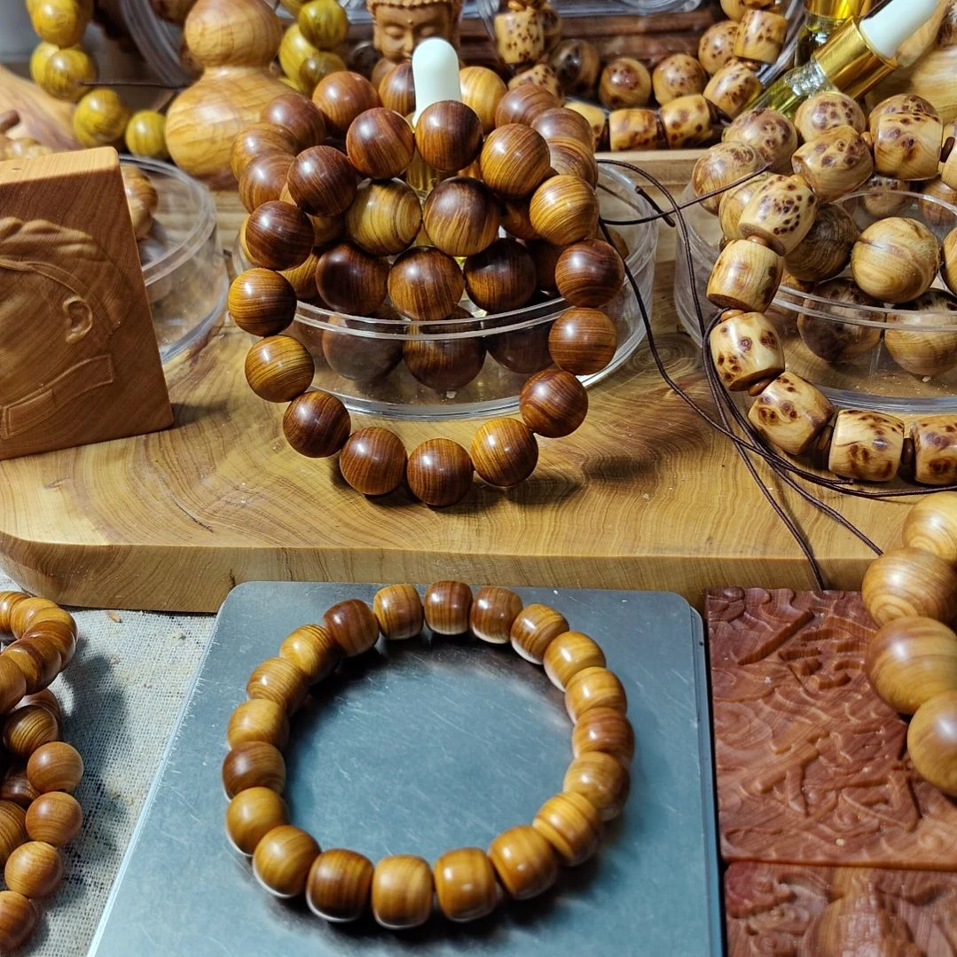 熙***?太行崖柏手工艺品