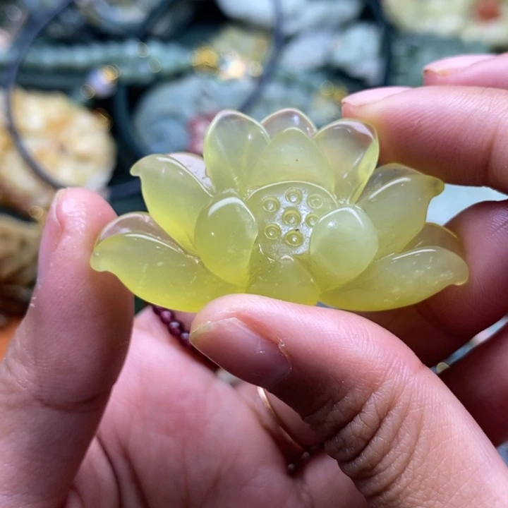 蛇纹石玉未镶嵌吊坠