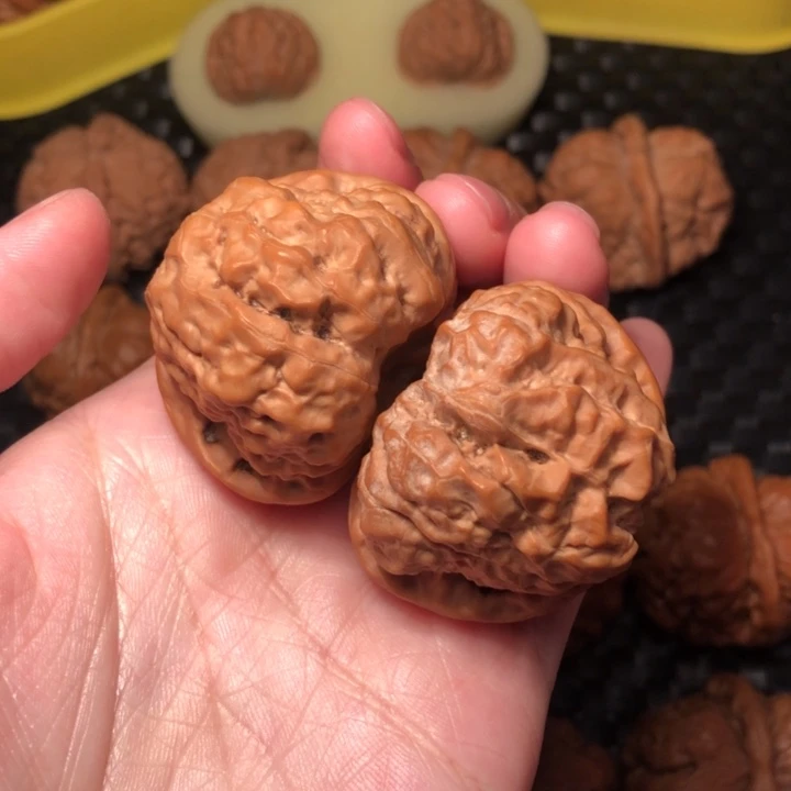 文玩核桃把件四开暴力肌肉43
