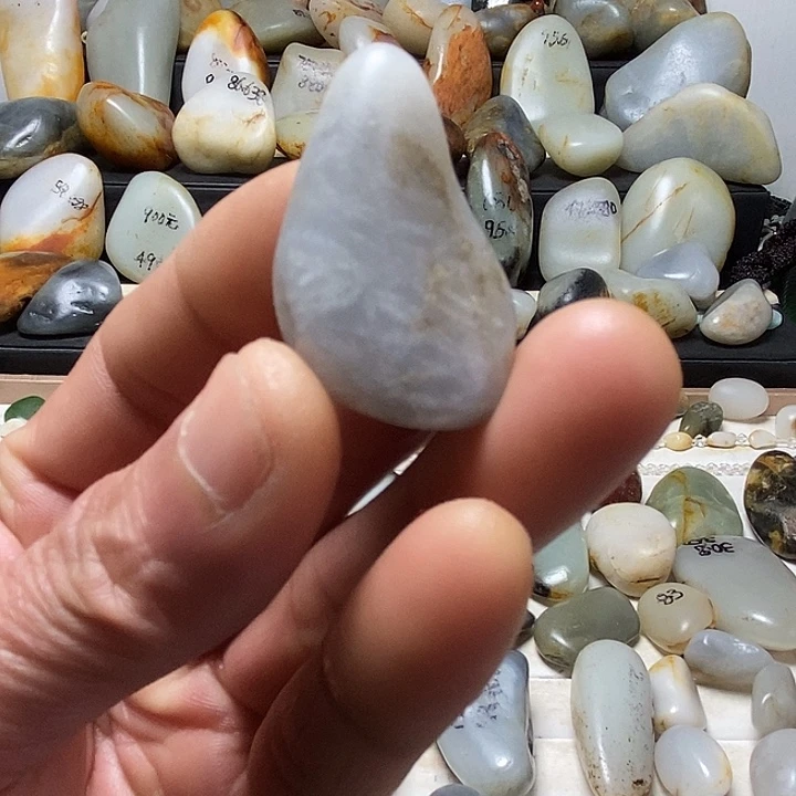 和田玉未镶嵌颈饰吊坠