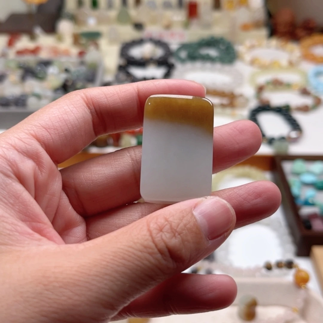 和田玉未镶嵌颈饰单个吊坠