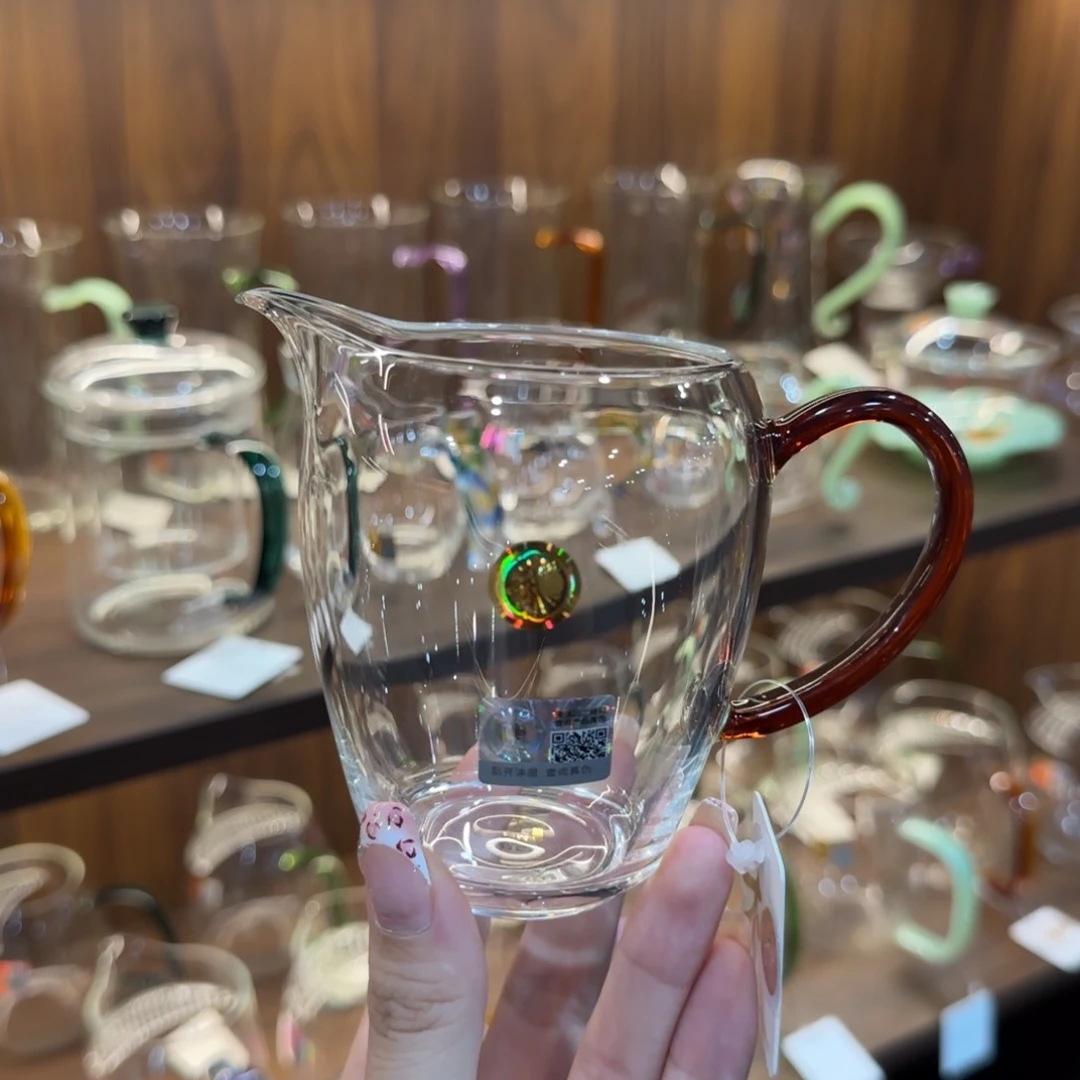禾器澈然琥珀色。。。。