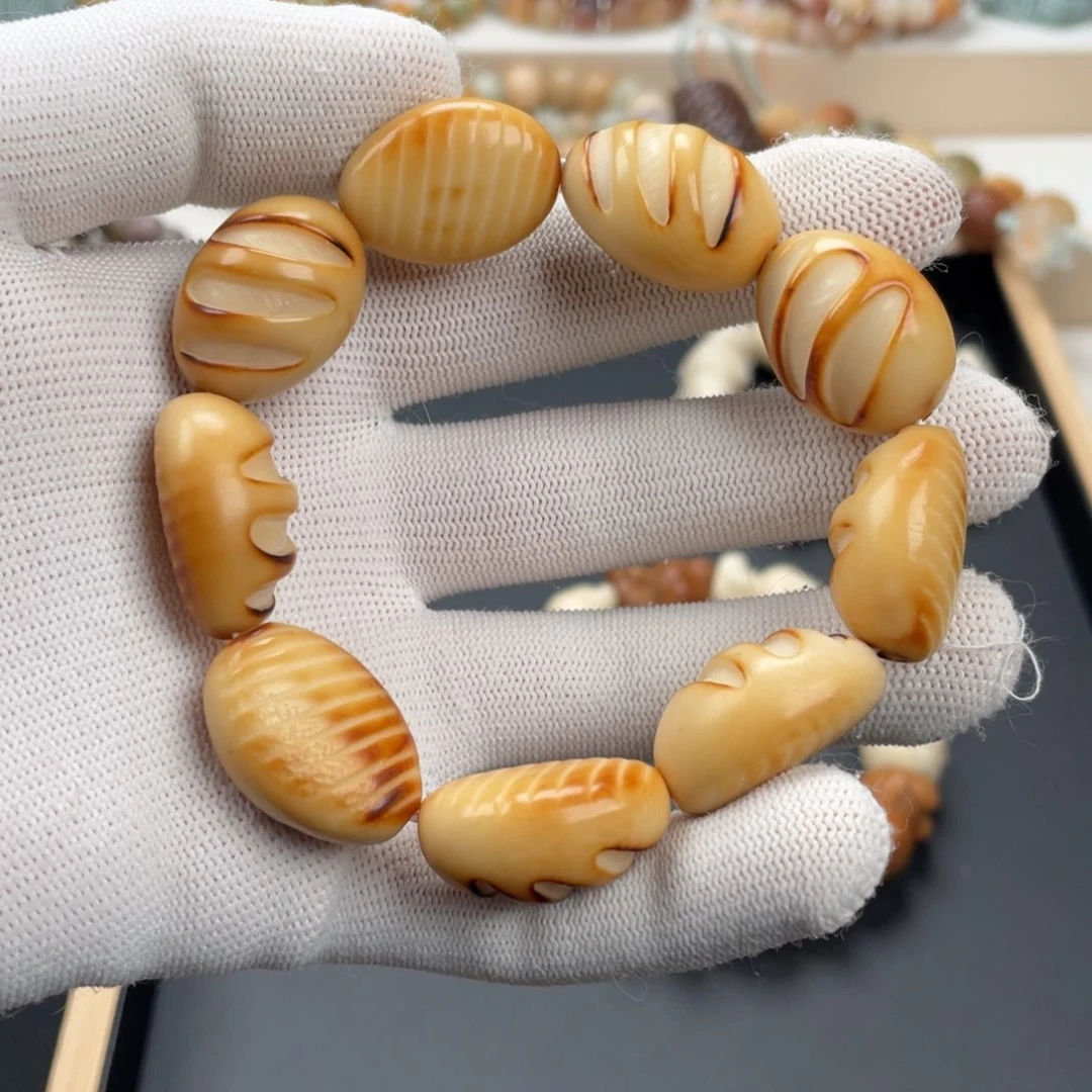 白玉菩提吊坠面包通货