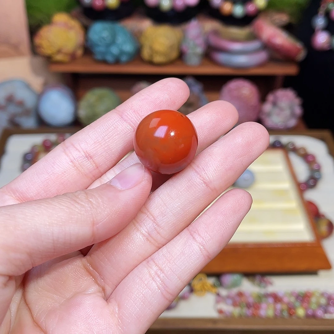 浩***哥玛瑙/玉髓未镶嵌珠宝半成品盐源玛瑙全红珠