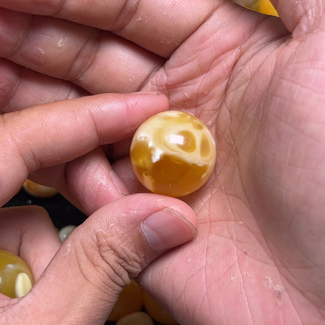 阿***超琥珀未镶嵌裸石蜜蜡俄白花溶洞蜜25毫米