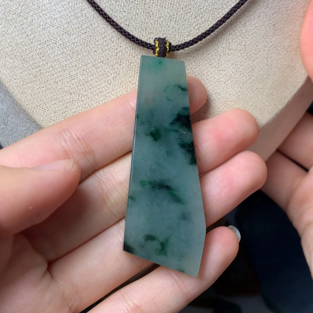 翡翠颈饰未镶嵌吊坠