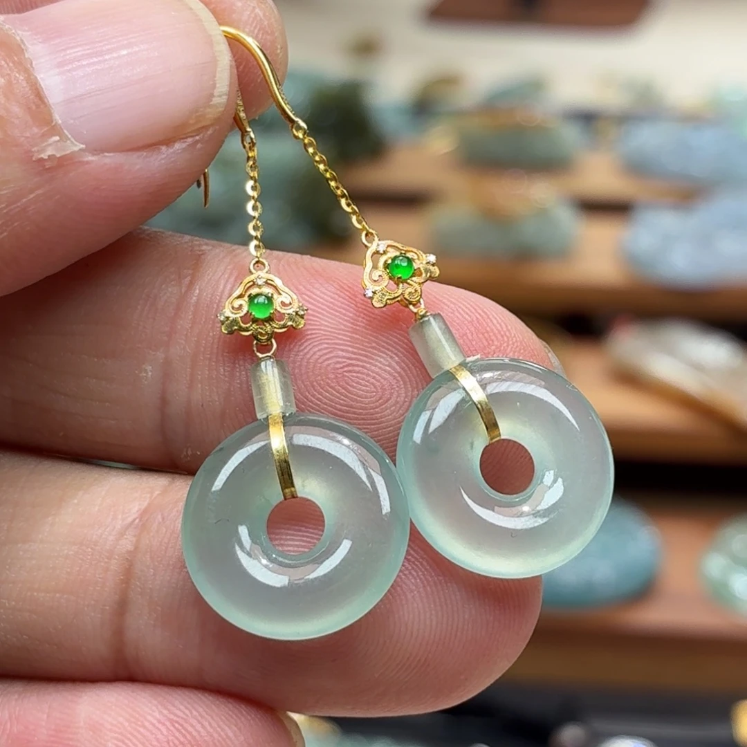 翡翠18K金镶嵌耳饰