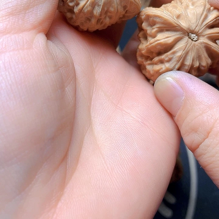 文玩核桃吊坠k**e磨盘狮子头