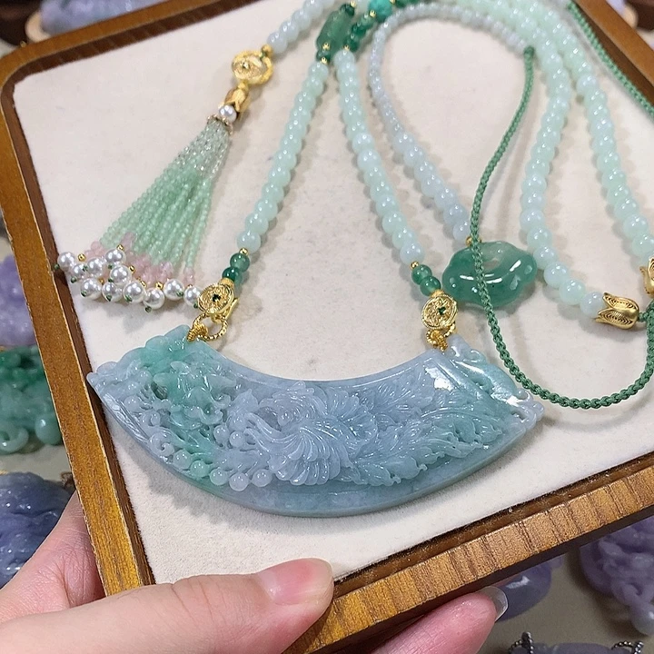 翡翠未镶嵌颈饰翡翠吊坠