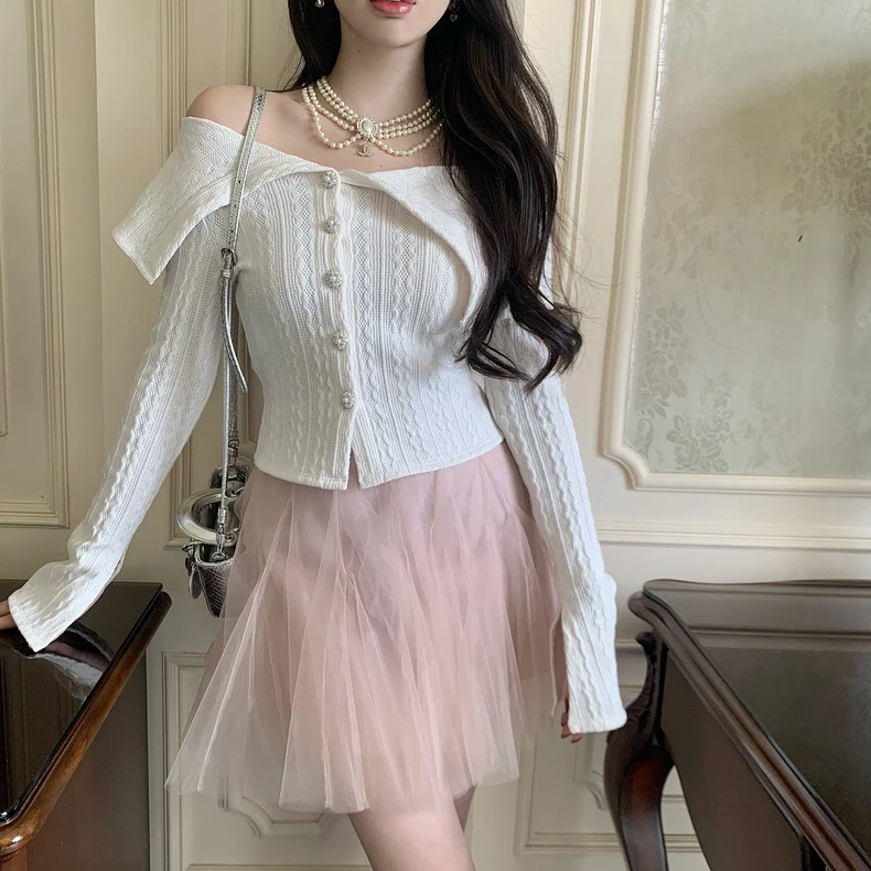 别动【少女冬信】被浪漫包裹住少女肩颈线不规则绞花肌理感