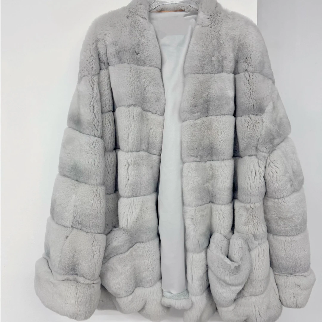 【凛冬恋歌】备2025新款休闲青紫蓝兔时尚V领外套