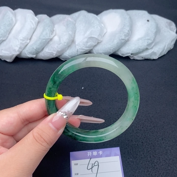 石英质玉（非洲翠）手镯未镶嵌49