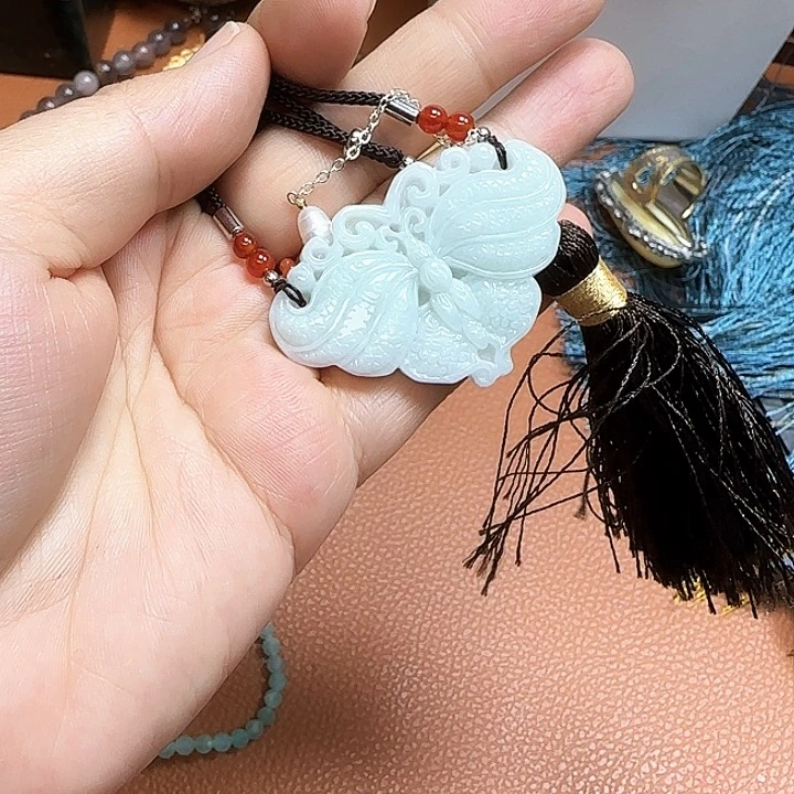 翡翠颈饰未镶嵌吊坠