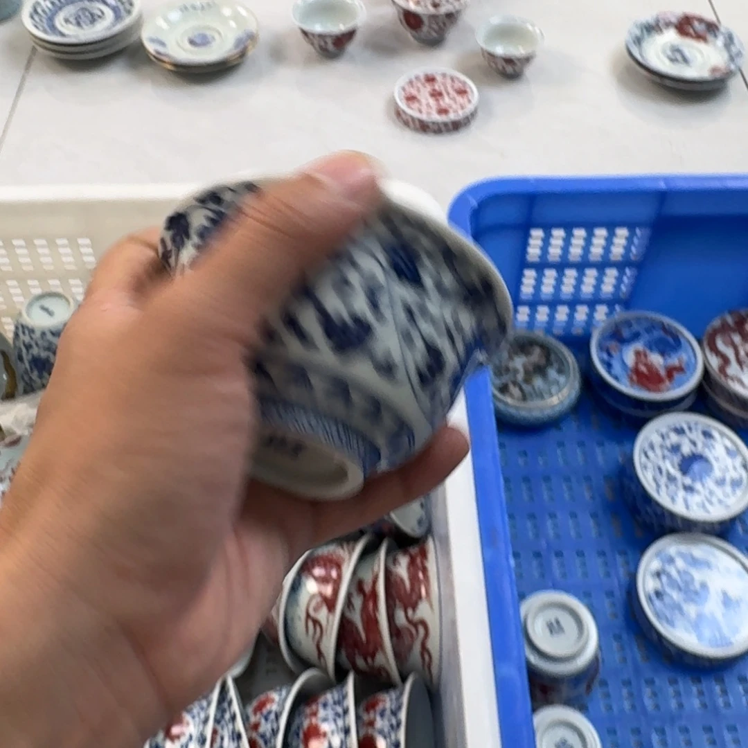 杯青花缠枝莲大压手