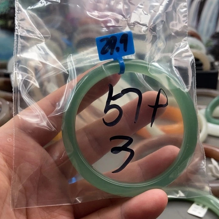 东陵石手镯未镶嵌