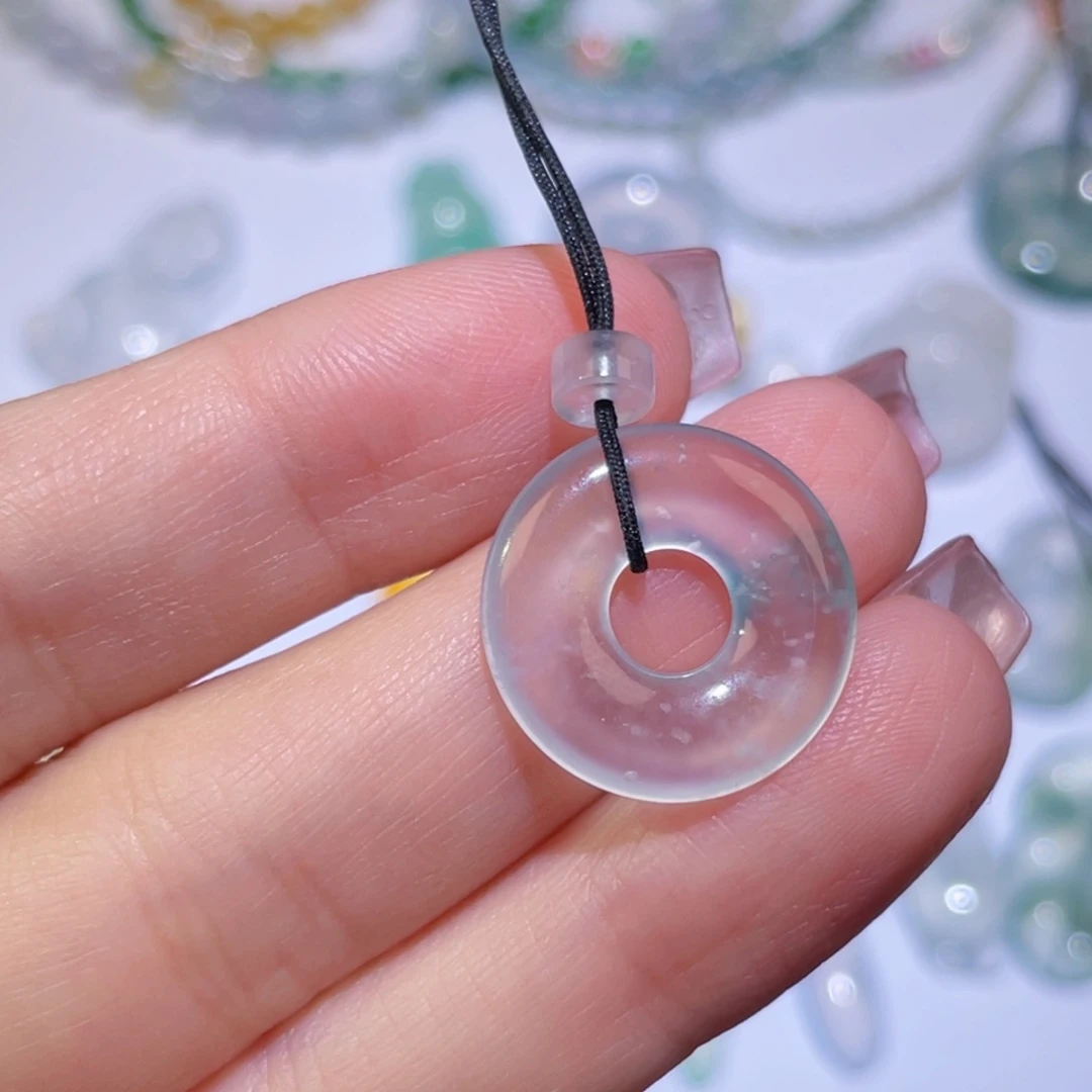 翡翠未镶嵌颈饰裸石