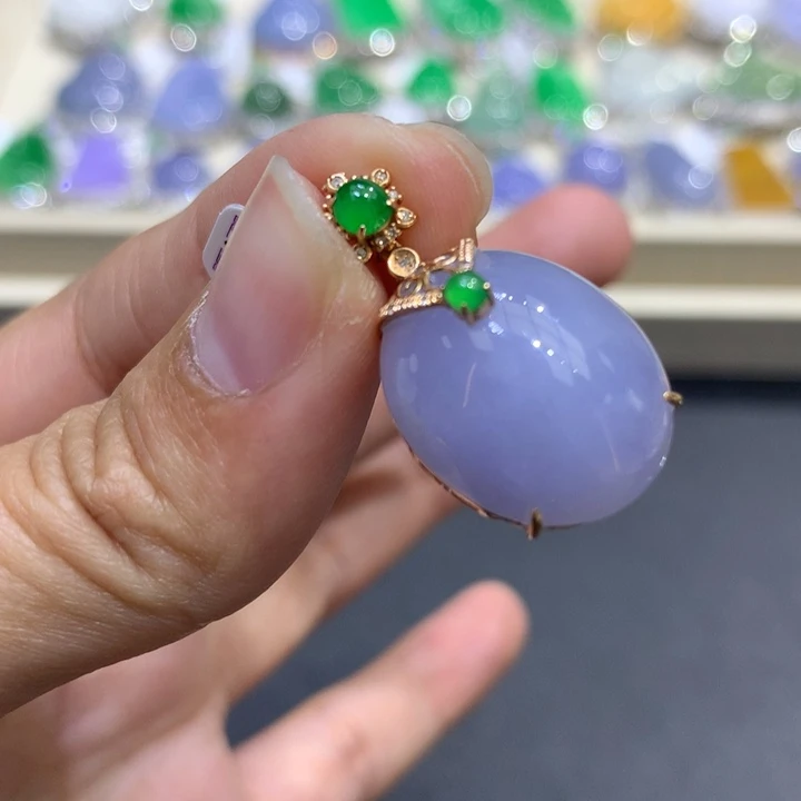 翡翠颈饰18K金镶嵌翡翠