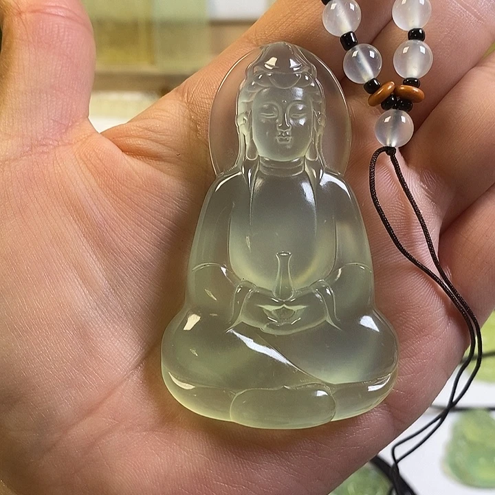 静***然蛇纹石玉未镶嵌颈饰