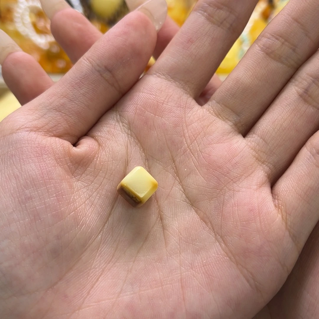 ****阿琥珀未镶嵌裸石天然琥珀