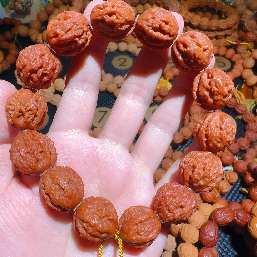 文玩核桃吊坠麒麟纹