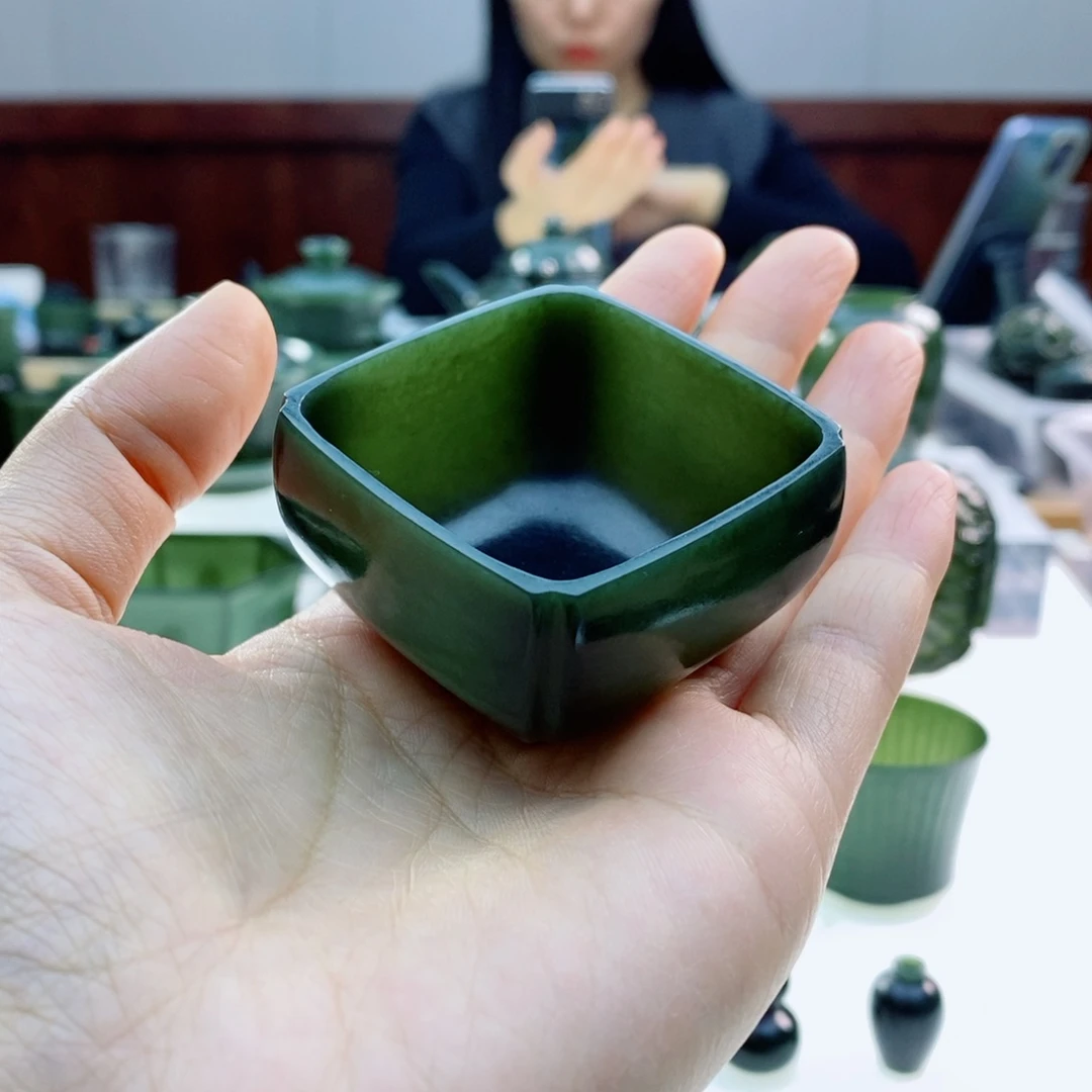 未镶嵌和田玉摆件