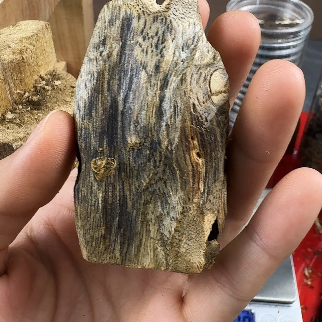 香料绿奇楠虫漏白棋17克