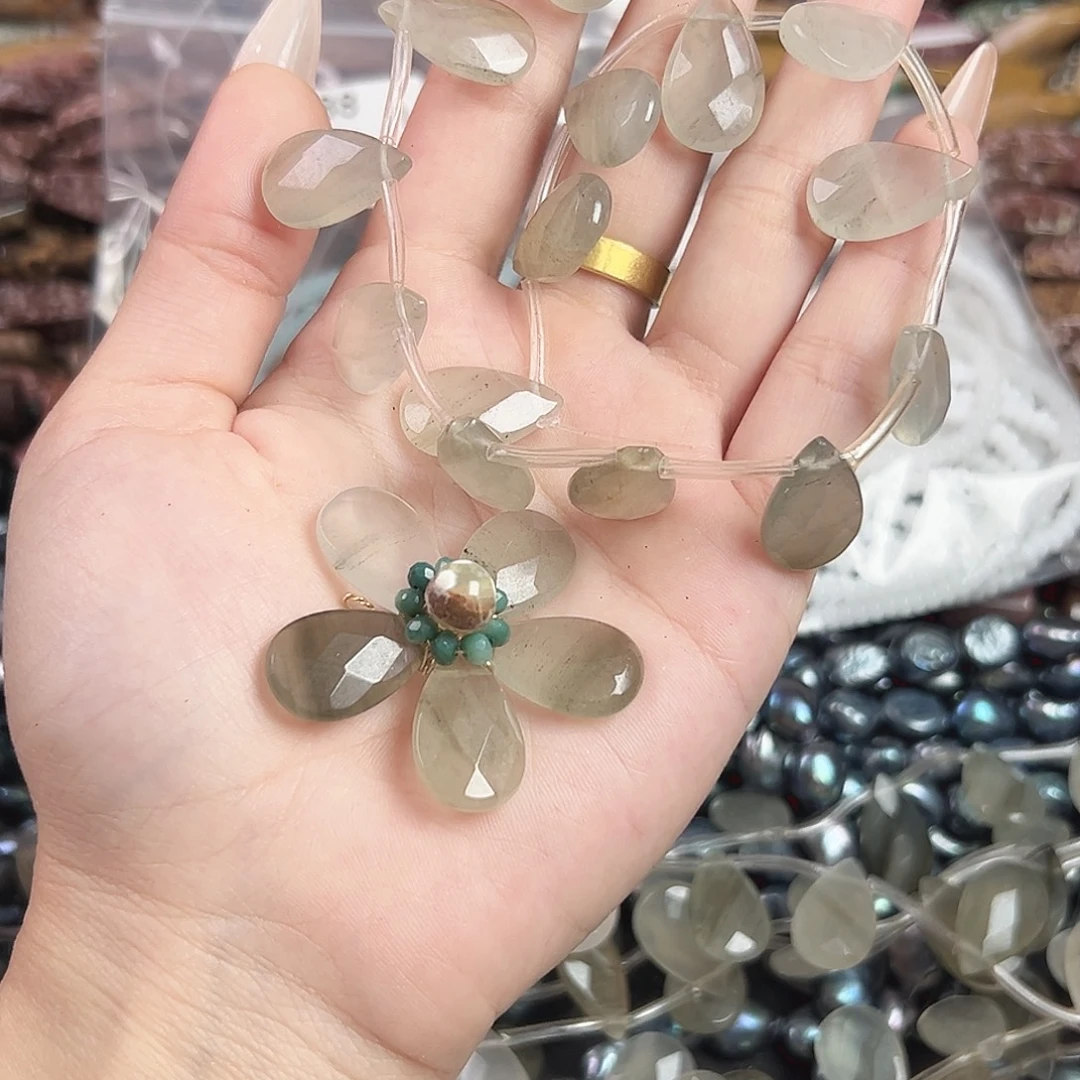 玛瑙/玉髓合金珠宝半成品b191 天然绿兔毛双面钻切水滴俩条！