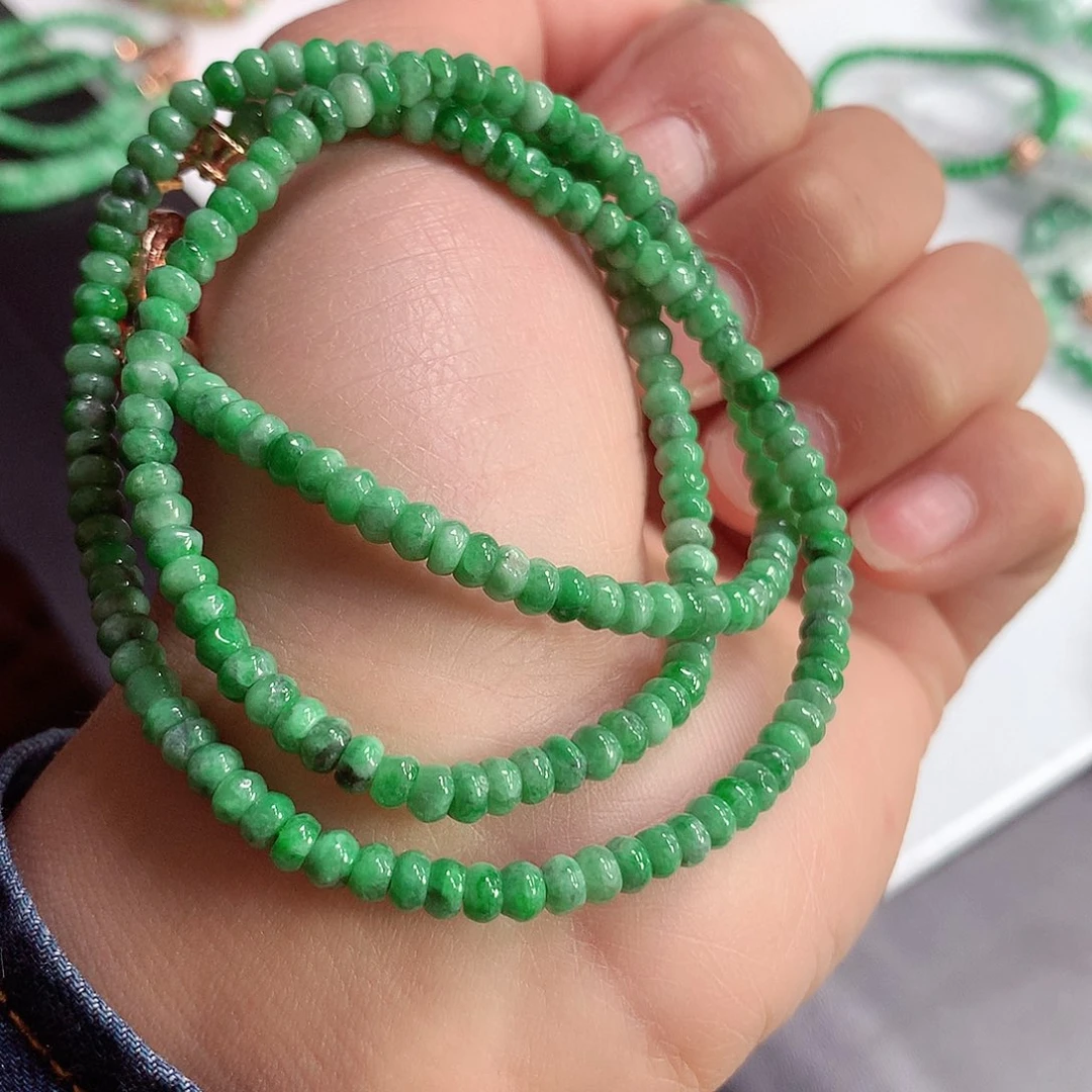 翡翠颈饰未镶嵌手串