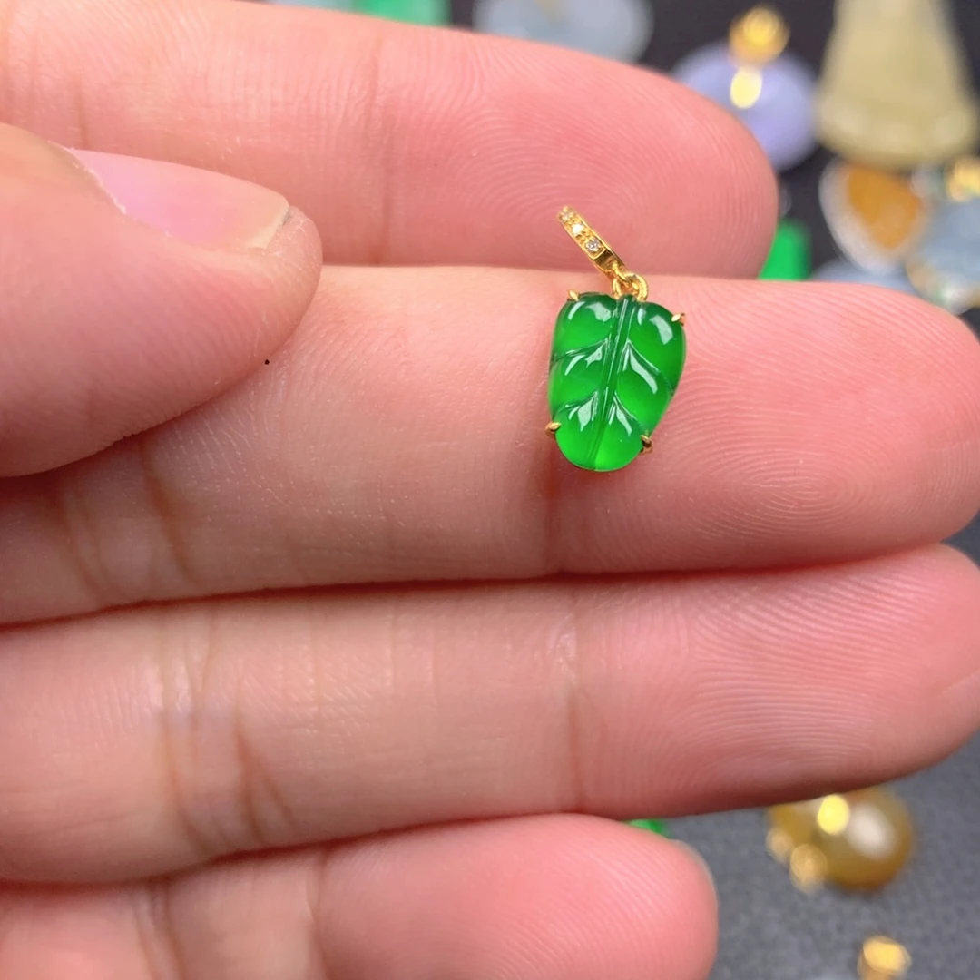 【闪购商品】颈饰18K金镶嵌翡翠西****家翡翠