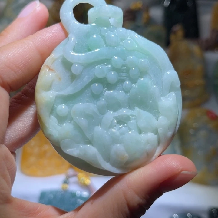 吊坠(不含链)未镶嵌翡翠