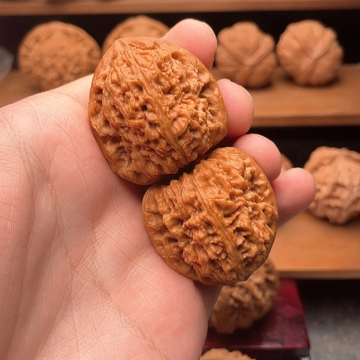 吊坠文玩核桃36毕业红皮南疆石