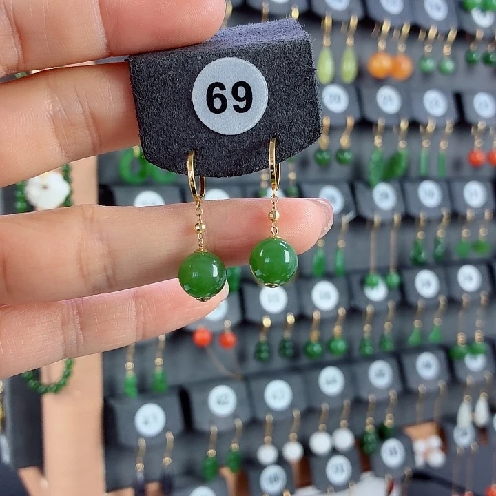 和田玉18K金镶嵌耳饰