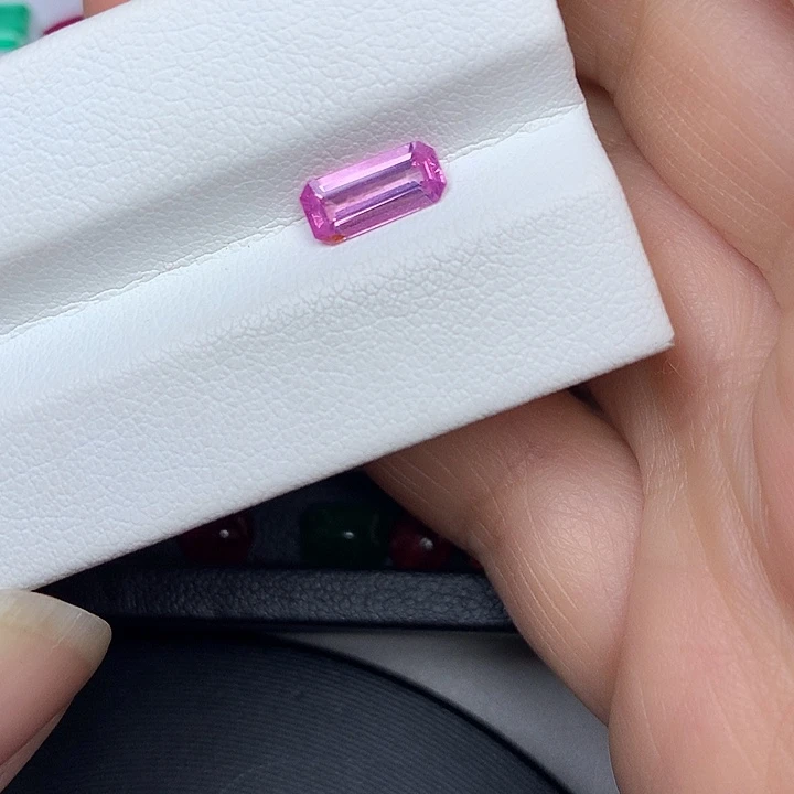 尖晶石裸石0.97ct马亨盖