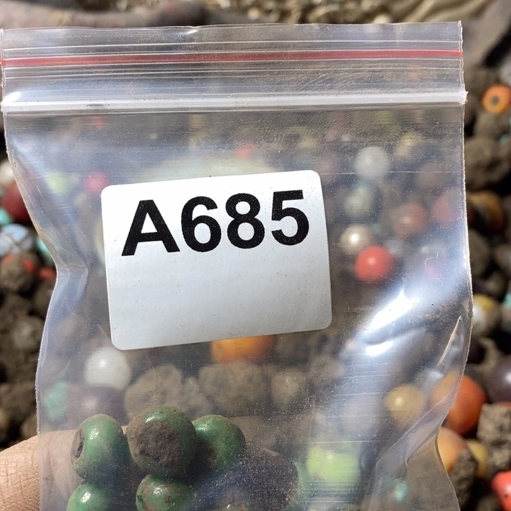 天***蓝和田玉（糖玉）未镶嵌手链