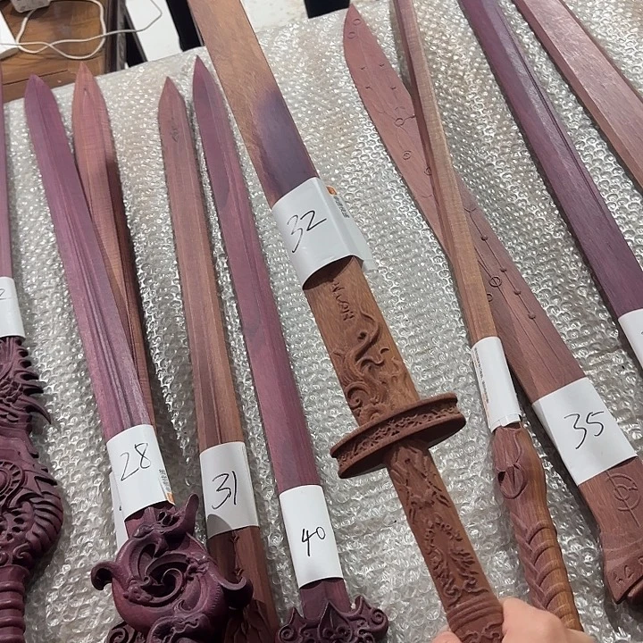 人***张紫心苏木（紫罗兰木）