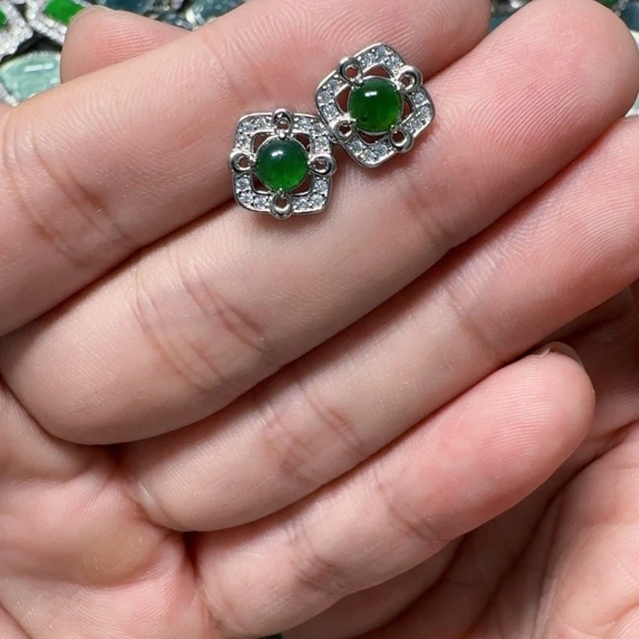 翡翠未镶嵌颈饰天然A货翡翠放漏