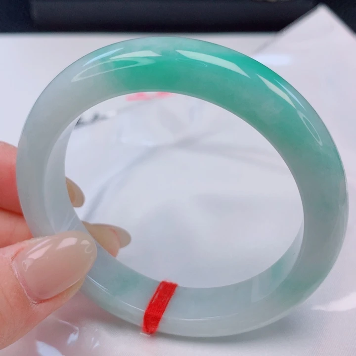 翡翠未镶嵌手镯56。57