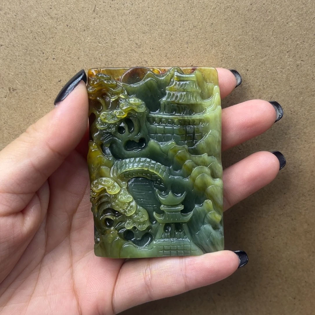 蛇纹石玉颈饰未镶嵌我****。