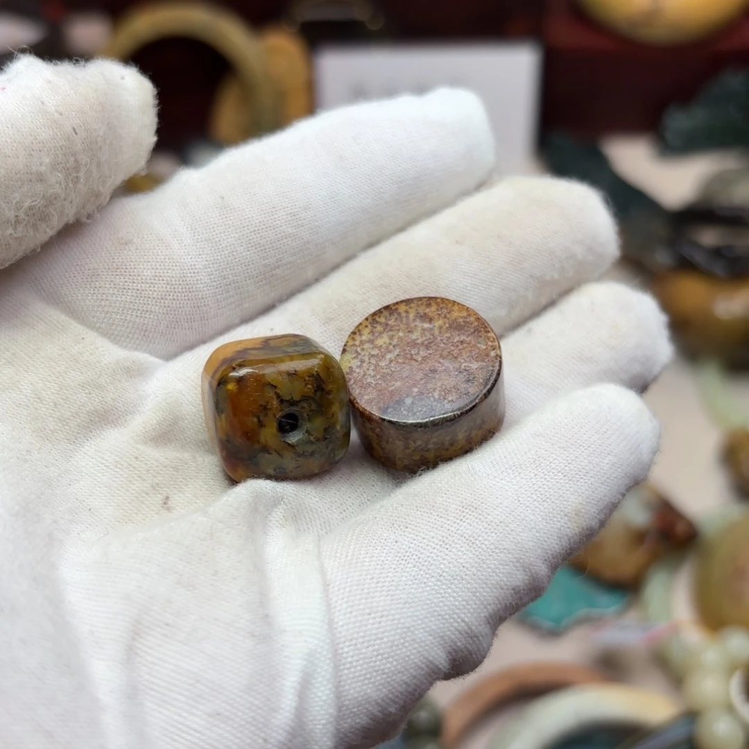 岫岩河磨玉（透闪石质玉）颈饰未镶嵌画****界