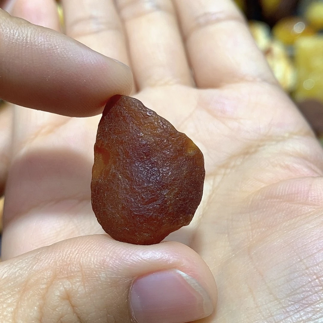 未镶嵌颈饰琥珀蜜蜡原石