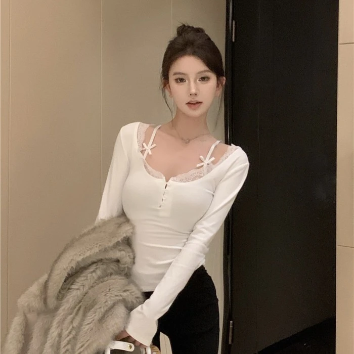 独特绝美长袖T恤女装秋季新款显瘦打底衫内搭蕾丝拼接短款小上衣