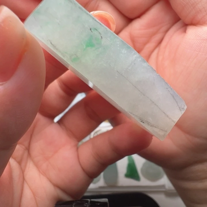 定制翡翠未镶嵌包抛光