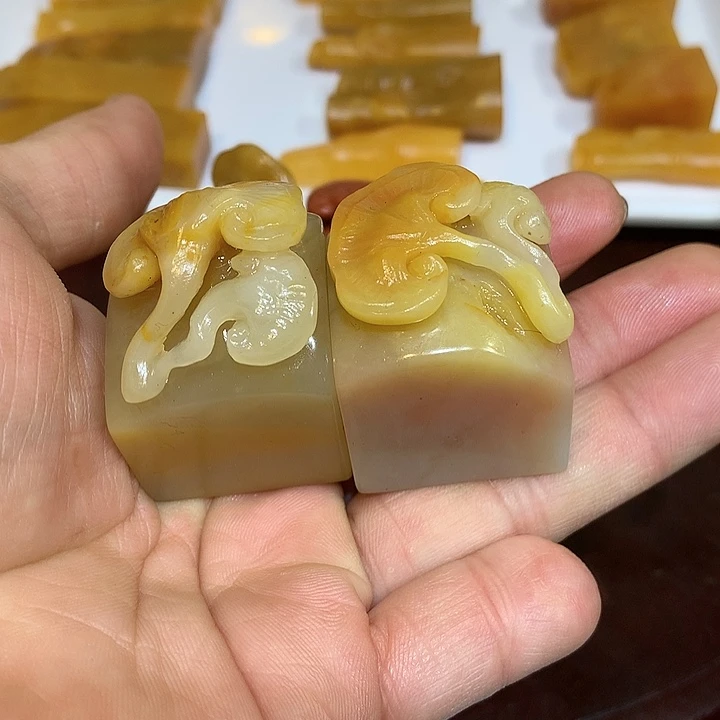 凌***房印石寿山石田黄石