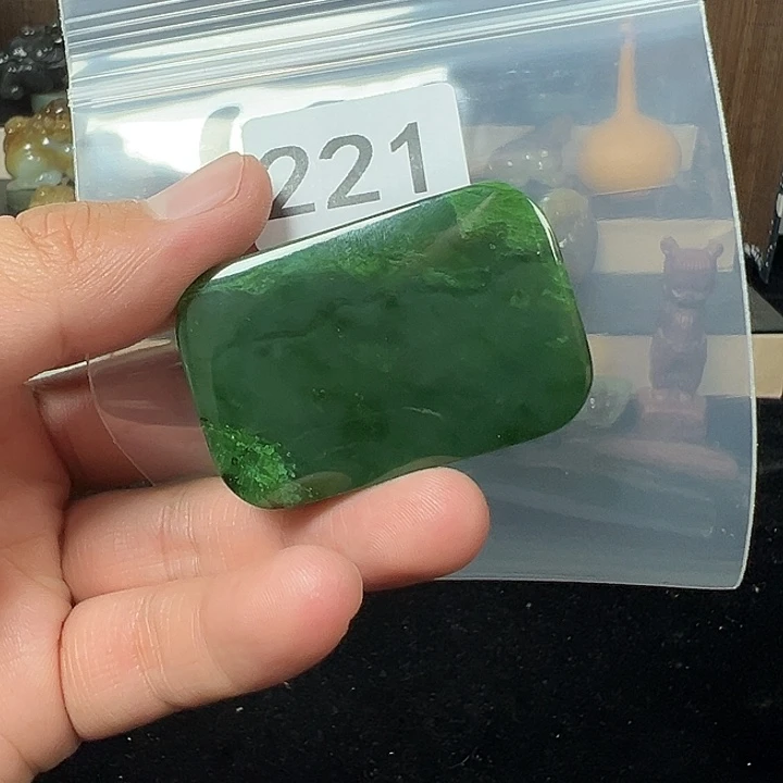 等***灯和田玉未镶嵌颈饰