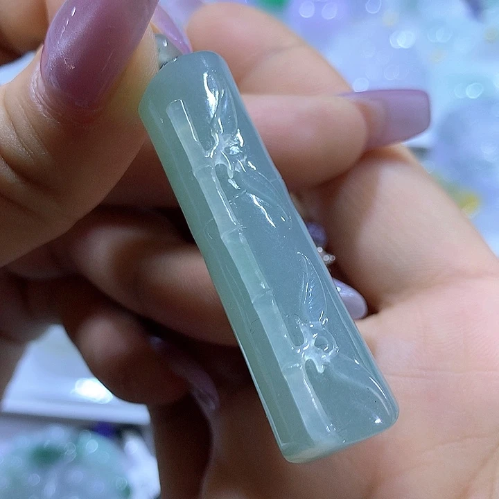 翡翠未镶嵌颈饰天然翡翠A货吊坠