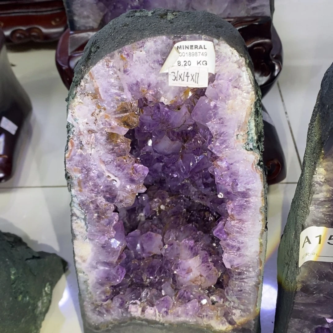 未镶嵌珠宝半成品水晶820晶洞