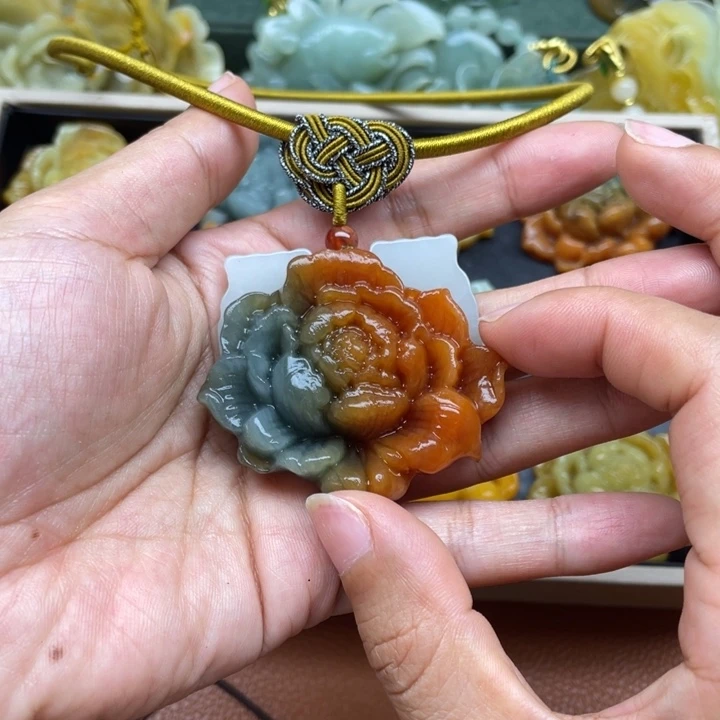 蛇纹石玉未镶嵌吊坠